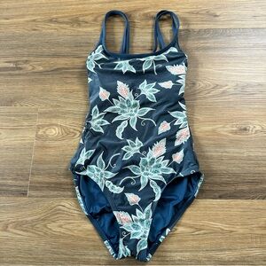 Carve Designs BEACON One Piece Swimsuit Blue Floral Size XS Classic Surf Beach